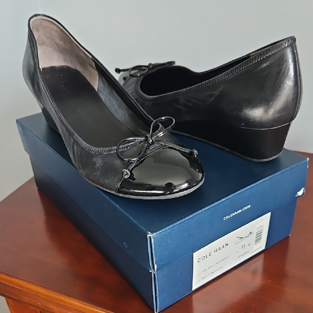 Cole Haan Black Wedge Nike Air Tali with Bow, 11M
